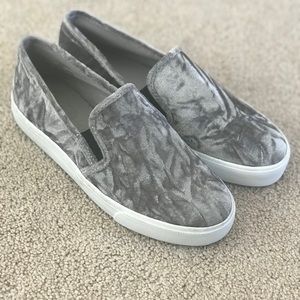 Velvet slide on shoes 😍